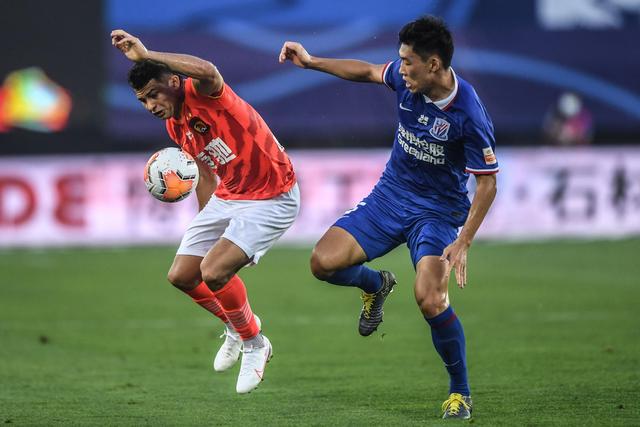 布朗33分广州力克深圳5连胜 同曦送江苏3连败